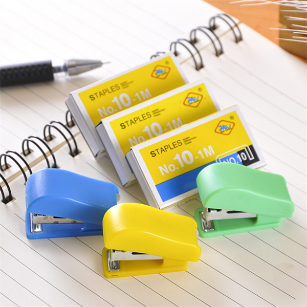 mini staplers and staples